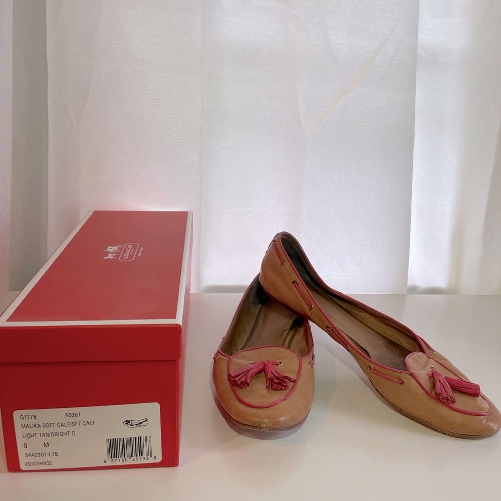 Coach size 9 Malika soft calf flats in light tan with bright coral trim